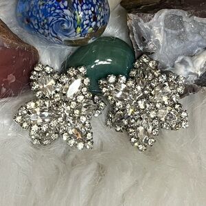 Vintage Weiss Floral Earrings
